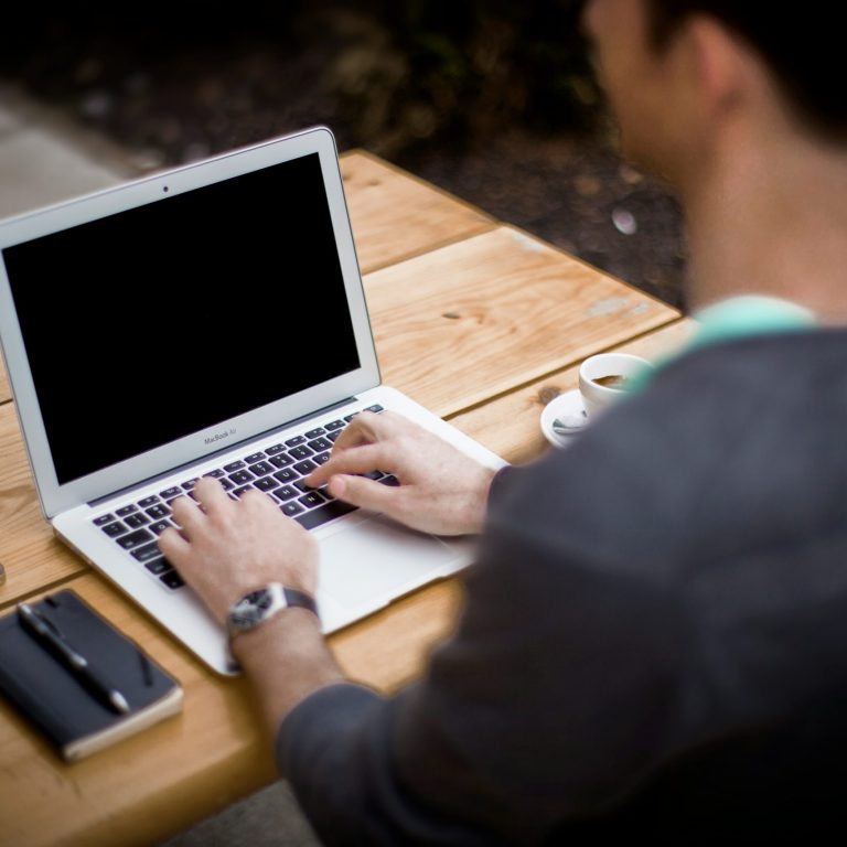 blog5-Village_Chiropractic_Manly_Northern_Beaches_desk_job_Tech_Neck_treatment_family_health